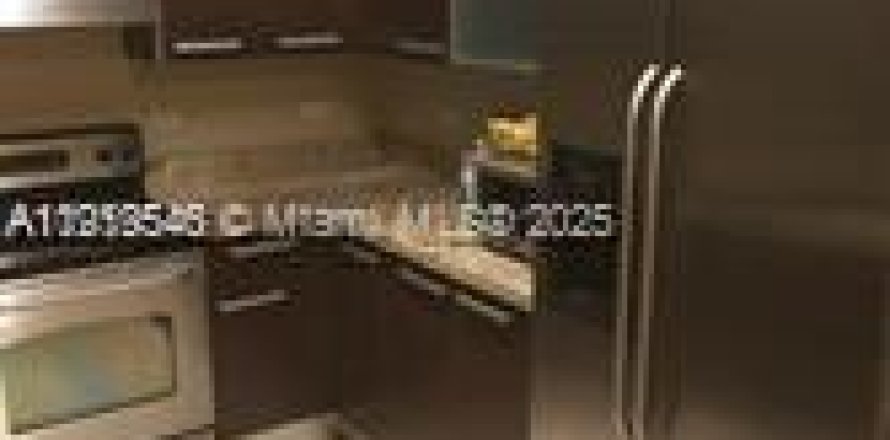 Condo in Miami, Florida, 2 bedrooms  № 1974678