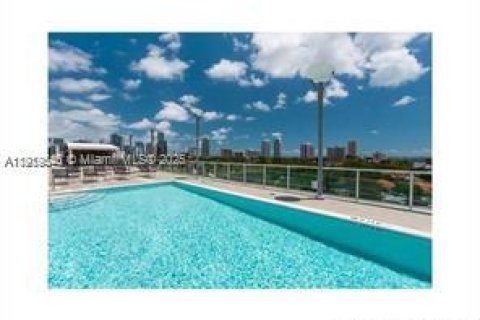 Condo in Miami, Florida, 2 bedrooms  № 1974678 - photo 10