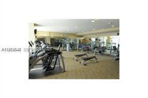 Condo in Miami, Florida, 2 bedrooms  № 1974678 - photo 19