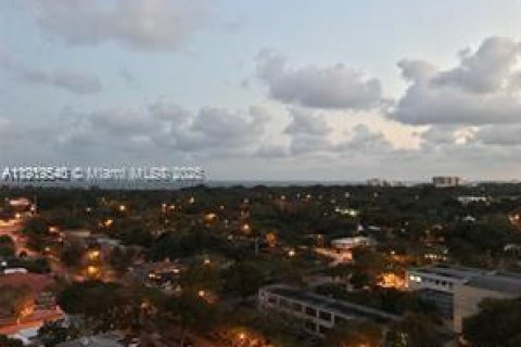 Condo in Miami, Florida, 2 bedrooms  № 1974678 - photo 13
