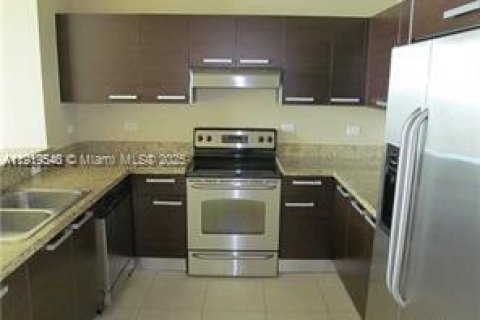 Condo in Miami, Florida, 2 bedrooms  № 1974678 - photo 7