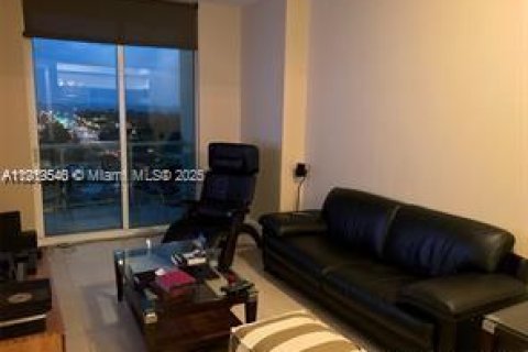 Condo in Miami, Florida, 2 bedrooms  № 1974678 - photo 8