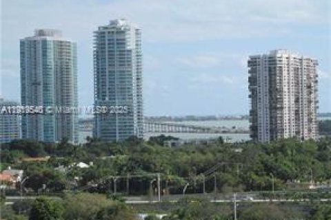 Condo in Miami, Florida, 2 bedrooms  № 1974678 - photo 14