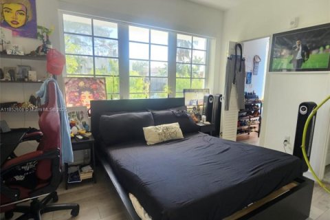Condo in Miami Beach, Florida, 1 bedroom  № 1882217 - photo 10