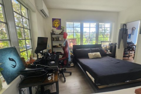 Condo in Miami Beach, Florida, 1 bedroom  № 1882217 - photo 12