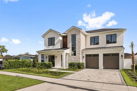 House in Orlando, Florida 5 bedrooms, 324.23 sq.m. № 2238540 - photo 3