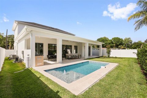 House in Orlando, Florida 5 bedrooms, 324.23 sq.m. № 2238540 - photo 6