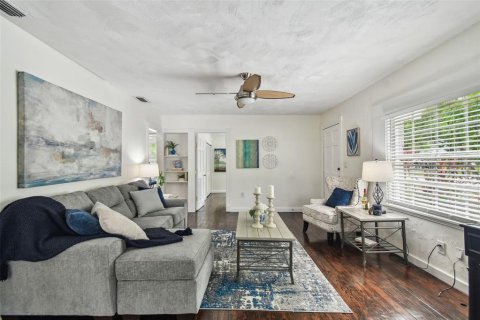 House in Safety Harbor, Florida 2 bedrooms, 93.46 sq.m. № 1690921 - photo 2