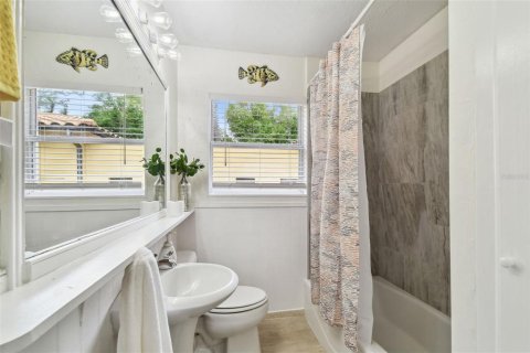 House in Safety Harbor, Florida 2 bedrooms, 93.46 sq.m. № 1690921 - photo 9
