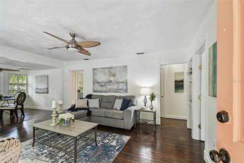 House in Safety Harbor, Florida 2 bedrooms, 93.46 sq.m. № 1690921 - photo 3
