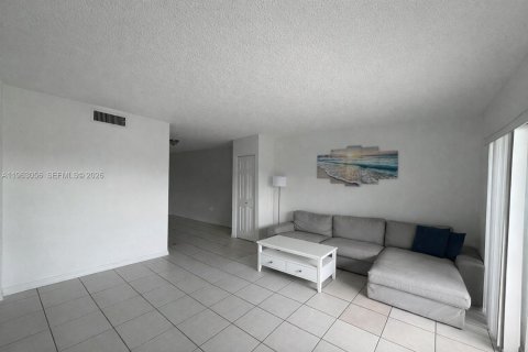 Appartement à louer à Miami, Floride: 1 chambre, 106.74 m2 № 2023975 - photo 6