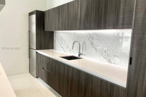Condo in Miami, Florida, 2 bedrooms № 2152459