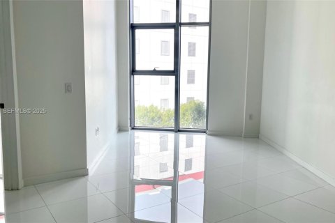 Condo in Miami, Florida, 2 bedrooms № 2152459 - photo 20