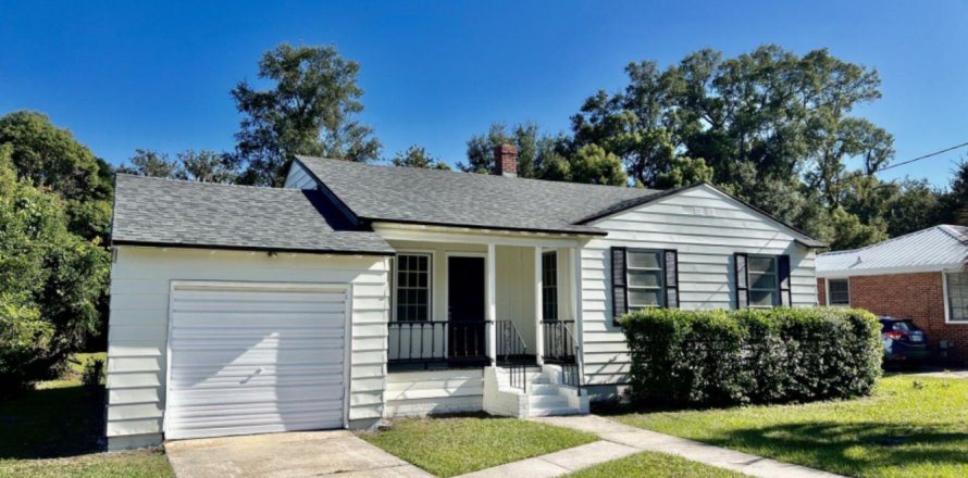 House in Jacksonville, Florida 3 bedrooms, 88.91 sq.m. № 765919