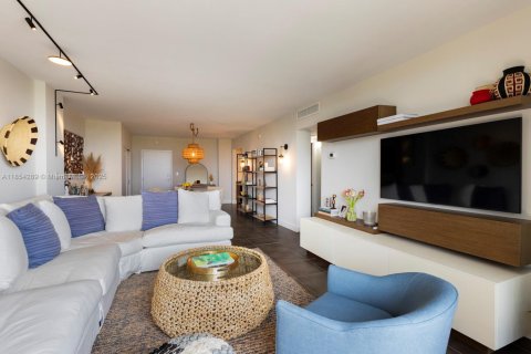 Condominio en venta en Coral Gables, Florida, 1 dormitorio, 84.54 m2 № 1872026 - foto 10