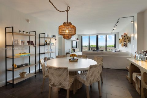 Condominio en venta en Coral Gables, Florida, 1 dormitorio, 84.54 m2 № 1872026 - foto 2