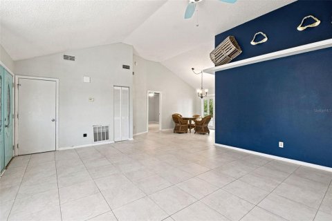 Villa ou maison à vendre à Edgewater, Floride: 3 chambres, 129.32 m2 № 2296995 - photo 6