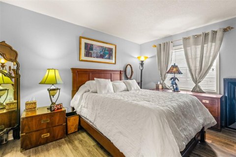 Condo in Saint Petersburg, Florida, 1 bedroom  № 1555274 - photo 15