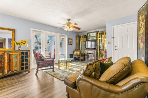 Condo in Saint Petersburg, Florida, 1 bedroom  № 1555274 - photo 7