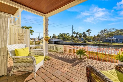 Condo in Saint Petersburg, Florida, 1 bedroom  № 1555274 - photo 19