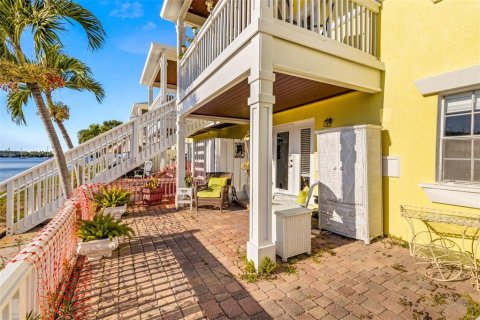Condo in Saint Petersburg, Florida, 1 bedroom  № 1555274 - photo 22