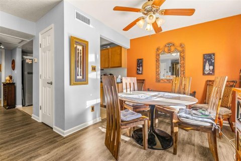 Condo in Saint Petersburg, Florida, 1 bedroom  № 1555274 - photo 9
