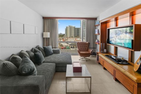 Condominio en venta en Miami Beach, Florida, 1 dormitorio, 61.5 m2 № 1938125 - foto 20