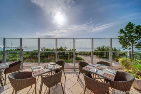 Condominio en venta en Miami Beach, Florida, 1 dormitorio, 61.5 m2 № 1938125 - foto 9
