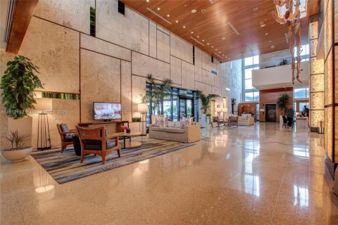 Condominio en venta en Miami Beach, Florida, 1 dormitorio, 61.5 m2 № 1938125 - foto 16