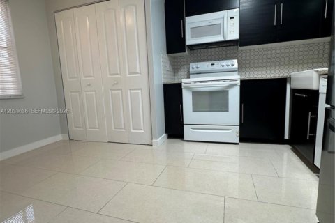 Copropriété à louer à Margate, Floride: 1 chambre, 89.19 m2 № 2085464 - photo 11