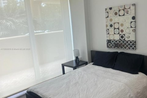 Condominio en venta en Hallandale Beach, Florida, 2 dormitorios, 156.54 m2 № 1946635 - foto 6