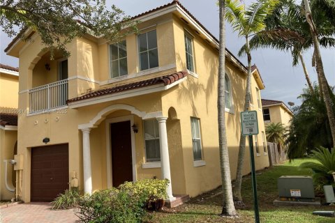 House in Miami, Florida 3 bedrooms, 164.9 sq.m. № 1880202 - photo 2