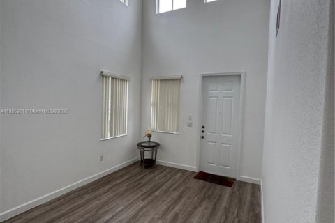 House in Miami, Florida 3 bedrooms, 164.9 sq.m. № 1880202 - photo 27