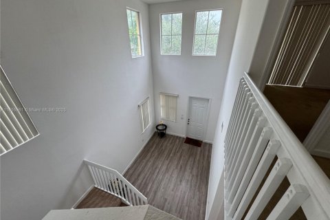 House in Miami, Florida 3 bedrooms, 164.9 sq.m. № 1880202 - photo 26