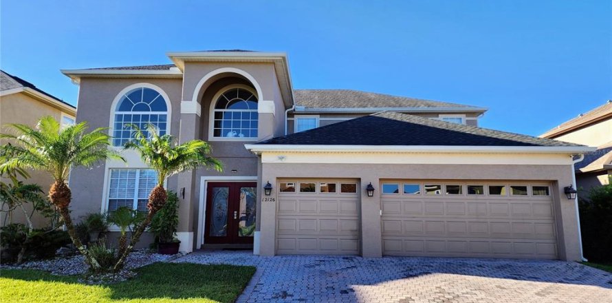 House in Orlando, Florida 4 bedrooms, 311.69 sq.m. № 1736518