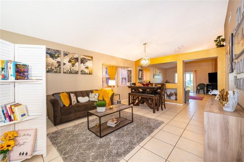 House in Lake Wales, Florida 3 bedrooms, 161.65 sq.m. № 2098604 - photo 6