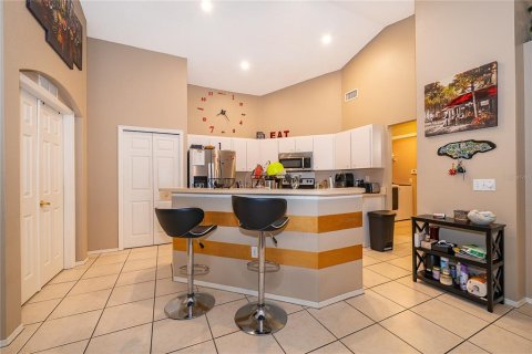 House in Lake Wales, Florida 3 bedrooms, 161.65 sq.m. № 2098604 - photo 2