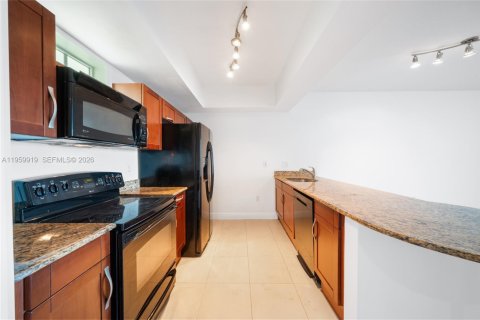 Condominio en alquiler en Miami, Florida, 1 dormitorio, 69.58 m2 № 2024332 - foto 4