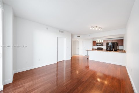 Condominio en alquiler en Miami, Florida, 1 dormitorio, 69.58 m2 № 2024332 - foto 5