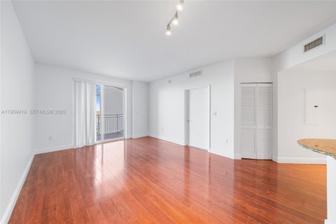 Condominio en alquiler en Miami, Florida, 1 dormitorio, 69.58 m2 № 2024332 - foto 12