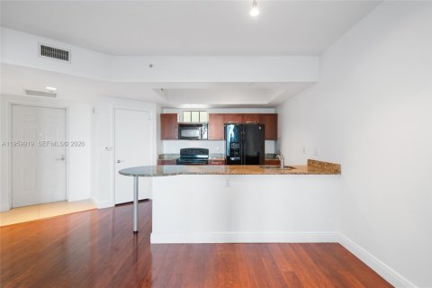 Condominio en alquiler en Miami, Florida, 1 dormitorio, 69.58 m2 № 2024332 - foto 6