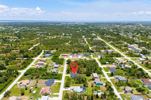House in Port Charlotte, Florida 3 bedrooms, 149.85 sq.m. № 2102527 - photo 26