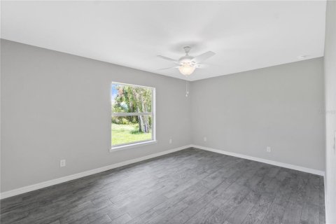 House in Port Charlotte, Florida 3 bedrooms, 149.85 sq.m. № 2102527 - photo 15