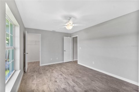 House in Port Charlotte, Florida 3 bedrooms, 149.85 sq.m. № 2102527 - photo 19