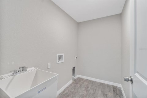 House in Port Charlotte, Florida 3 bedrooms, 149.85 sq.m. № 2102527 - photo 17