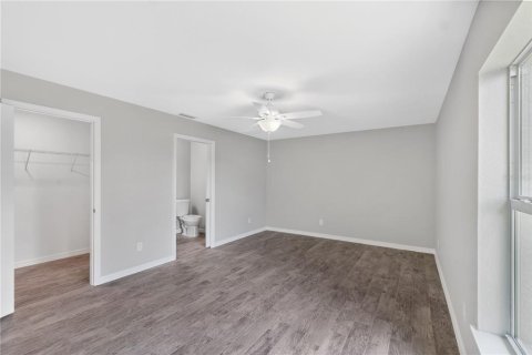House in Port Charlotte, Florida 3 bedrooms, 149.85 sq.m. № 2102527 - photo 14