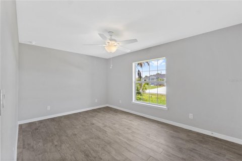 House in Port Charlotte, Florida 3 bedrooms, 149.85 sq.m. № 2102527 - photo 18