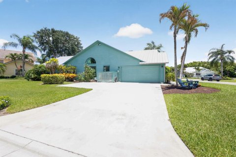 House in Hobe Sound, Florida 4 bedrooms, 231.51 sq.m. № 2188341 - photo 13