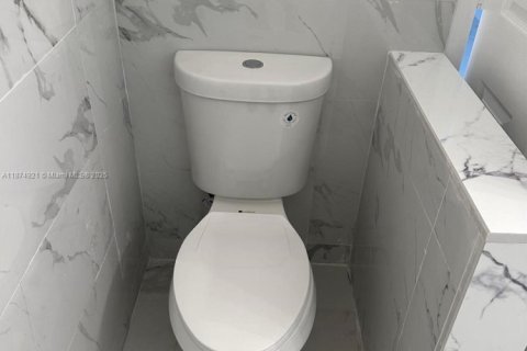 Adosado en venta en Miramar, Florida, 4 dormitorios, 137.59 m2 № 1921169 - foto 28