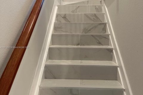 Adosado en venta en Miramar, Florida, 4 dormitorios, 137.59 m2 № 1921169 - foto 11